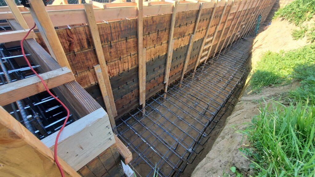 Retaining wall footing rebar detail on hillside project in Oakley California Contra Costa County